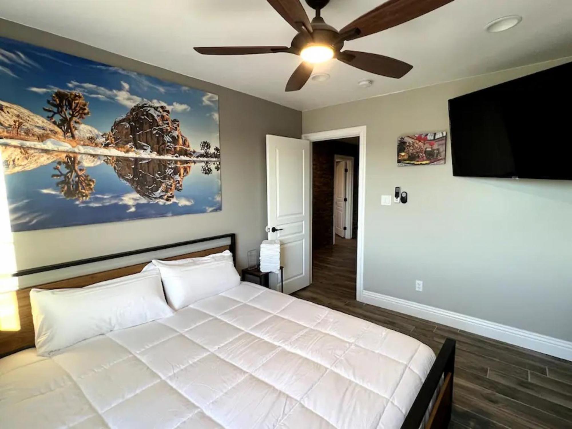 Lux Private Home - Pool, Billiards, 8 Smart Tvs, Board Games, Cotton Bedding - The Stone Sanctuary At Mccullough Hills Trailhead Las Vegas Exterior photo