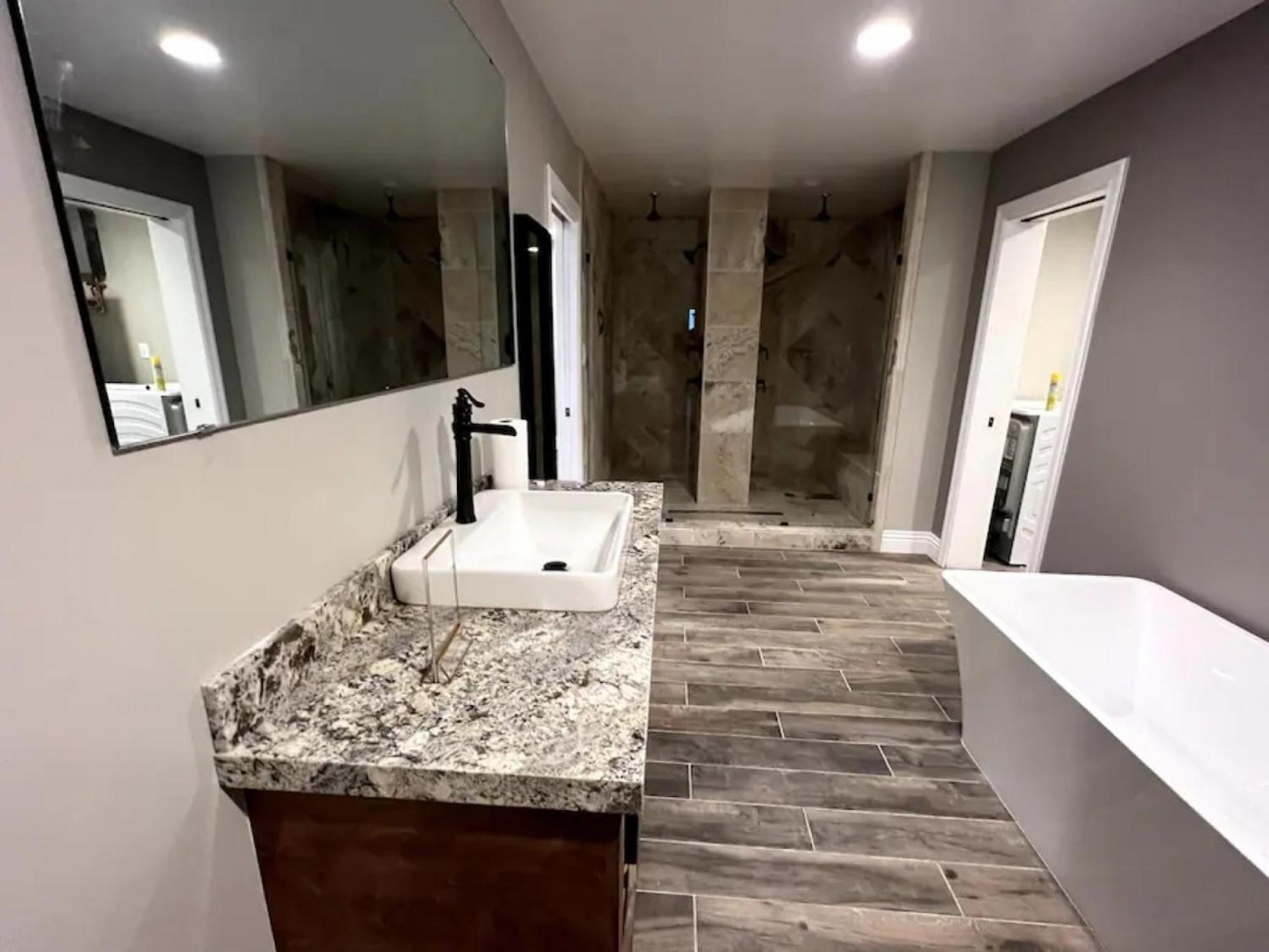 Lux Private Home - Pool, Billiards, 8 Smart Tvs, Board Games, Cotton Bedding - The Stone Sanctuary At Mccullough Hills Trailhead Las Vegas Exterior photo